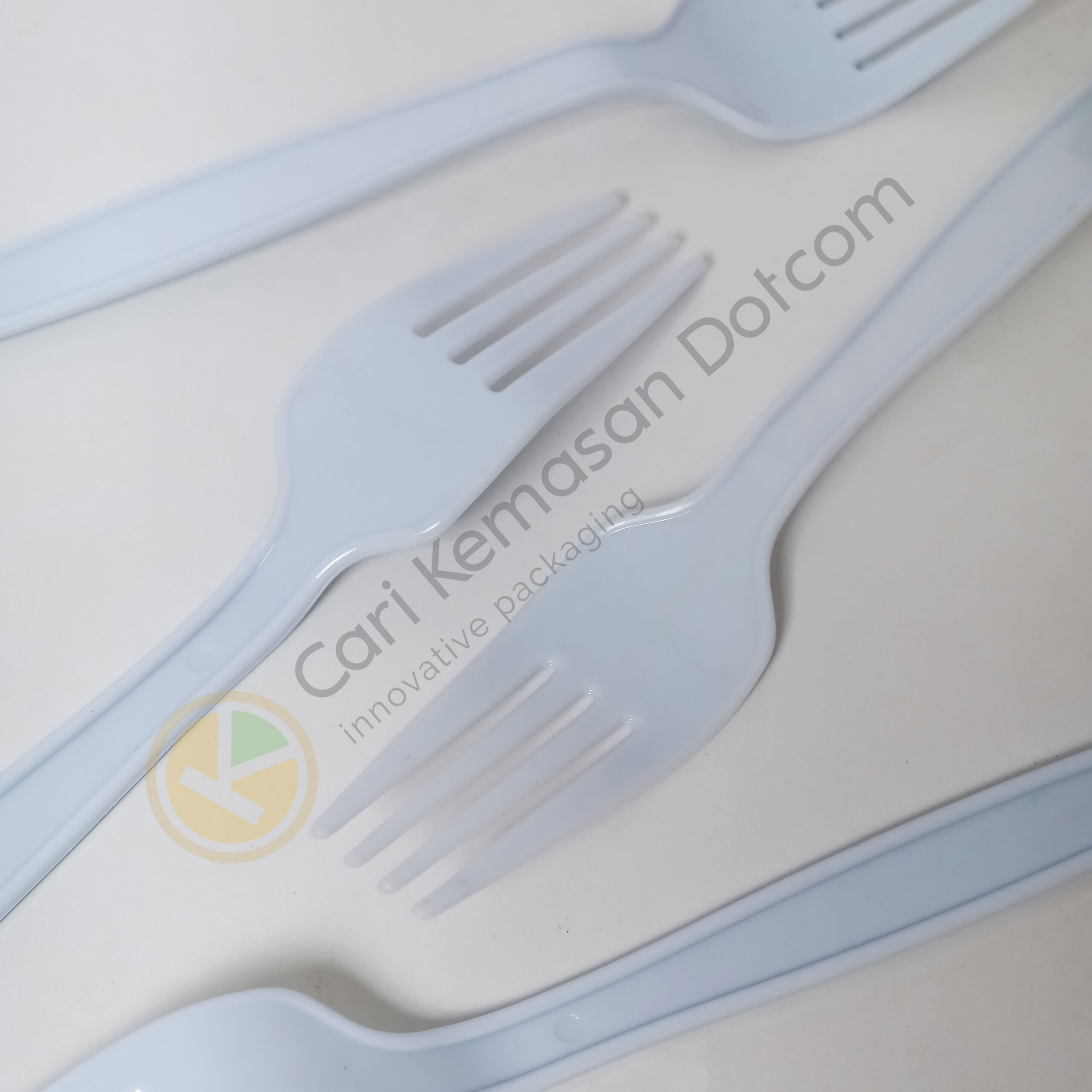 ISI 25 Garpu Plastik Food Grade – Warna Hitam,