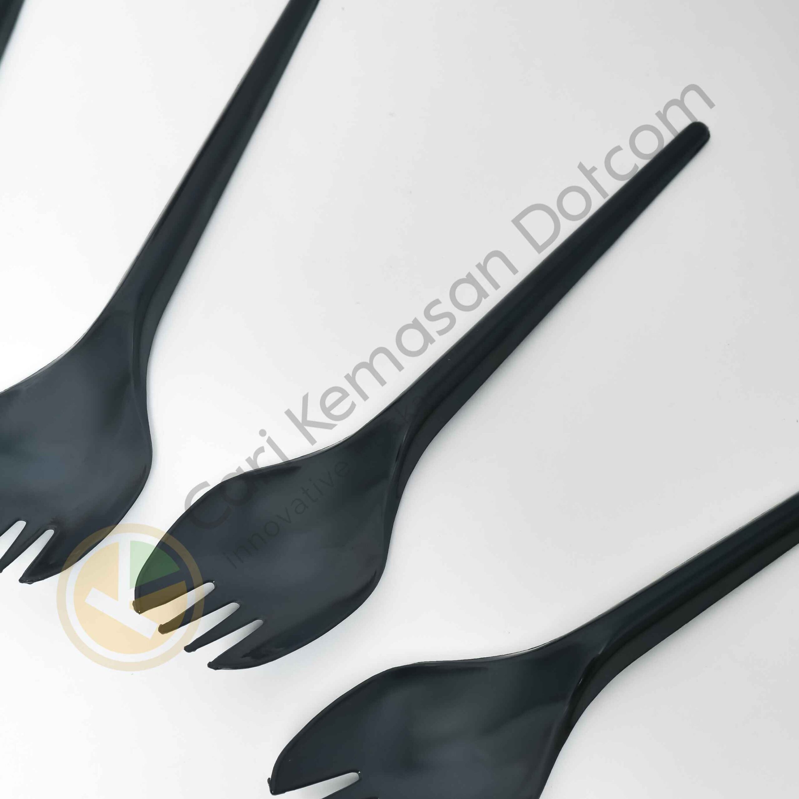 ISI 25 Spork Plastik Food Grade – Kombinasi Sendok & Garpu, Warna Hitam - Gambar 2